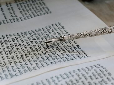 Photo by cottonbro studio: https://www.pexels.com/photo/silver-and-gold-pen-on-white-paper-5986498/